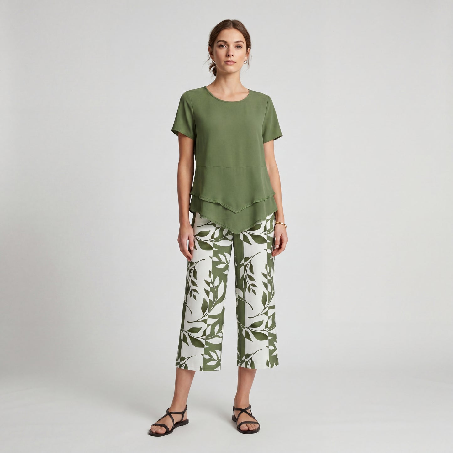 LOLA | CONJUNTO CON CAMISA DE CUELLO REDONDO Y PANTALONES EXTRA-ANCHOS